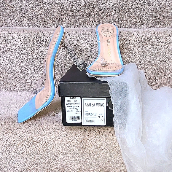 Akira "Don't Play With My Heart" Stiletto - Picture 5 of 7